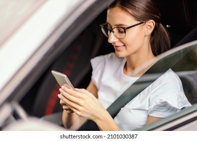 118 414 Car Text Images Stock Photos Vectors Shutterstock   Smiling Girl Sitting Her Parked 260nw 2101030387 