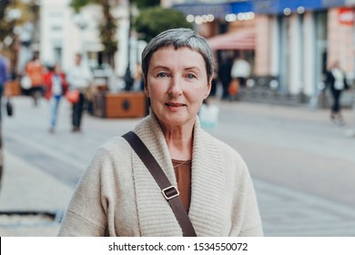 Smiling old woman portrait. anti aging concept