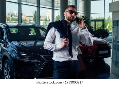 男性 スーツ ポーズ の写真素材 画像 写真 Shutterstock