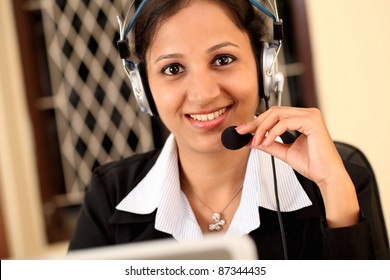 57,732 Customer care girl Images, Stock Photos & Vectors | Shutterstock