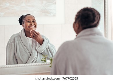 5,140 Black woman smiling in bathroom Images, Stock Photos & Vectors ...