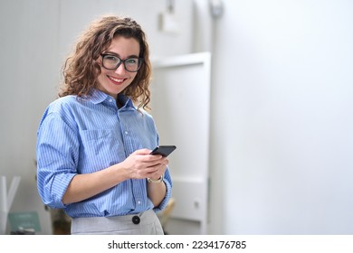 woman with camera phone