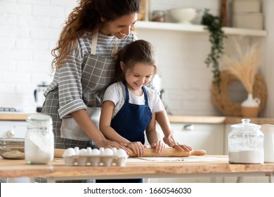 340,202 Baking people Images, Stock Photos & Vectors | Shutterstock