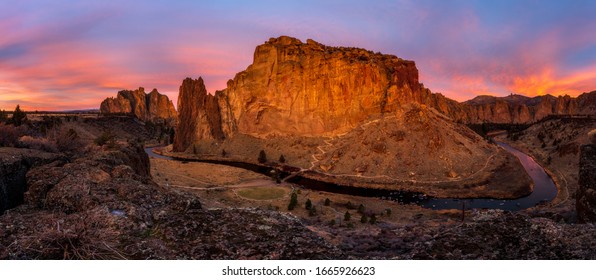 Smith Rock State Park In Oregon