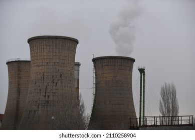 Smog Over The City In The Morning, Smoking Chimneys. Photo Made In Bucharest, Romania On 21 January 2022