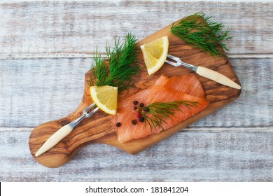 Smoked Salmon With Dill And Lemon