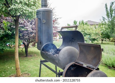 Smoker Grill In Home Backyard, Container With Coal, Smoke Coming Out Of A Smokestack, Barbecue On Green Background, Family Patio, Outdoor Bbq Party On Open Air