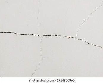 Smooth Cracks On The Wall