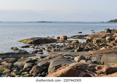 Smooth Outcrop In The Archipelago