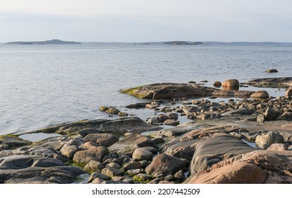 Smooth Outcrop In The Archipelago