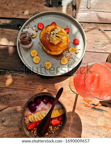 Smoothie Bowl and Pancakes, Breakfast in Restaurant Paperboy, Paperboy, Kuta, Bali Island, Bali, Indonesia