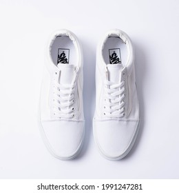 vans off the wall white shoes