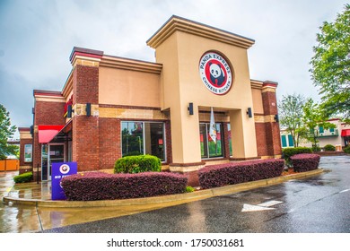 Snellville, Ga USA - 05 27 20: Panda Express Fast Food Asian Restaurant Front And Drive Through In The Rain