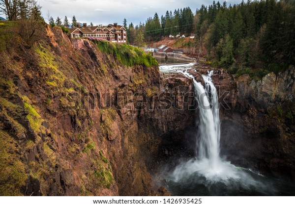 Snoqualmie Falls\
Viewpoint, King County\
Washington