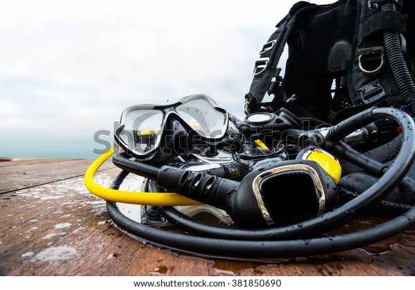 snorkeling\
equipment for driving on wood\
platform