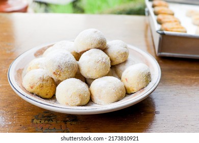 Snow Ball Cookies, One Of The Most Common Thing When Idul Fitris Come In Indonesia. It One Of The Most Famous Snack