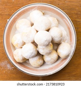 Snow Ball Cookies, One Of The Most Common Thing When Idul Fitris Come In Indonesia. It One Of The Most Famous Snack