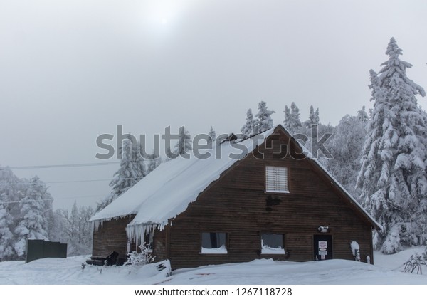 Snow Covered Log Cabin Woods Vermont Stock Photo Edit Now 1267118728