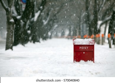 snow-mailbox-260nw-570040840.jpg