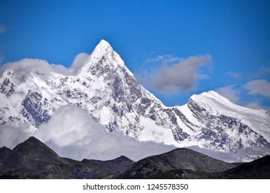Snow mountain in the cloud