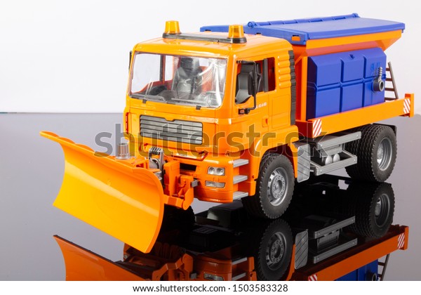toy plow truck