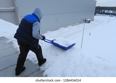 roof snow shovel