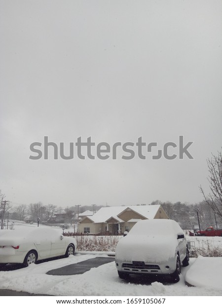 snow snowy season car\
house