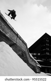 Snowboard Wall Drop