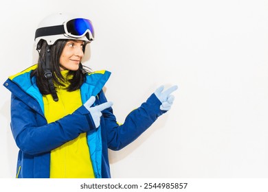 Mujer snowboarder usa traje