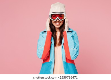 Snowboarder joven sonriente mujer