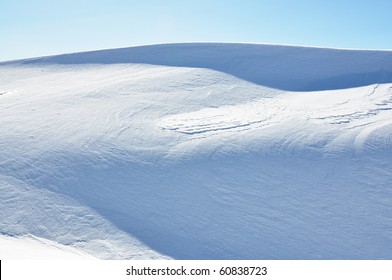 drifts snow