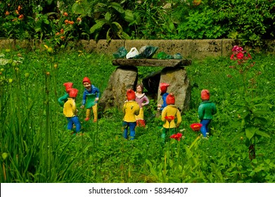 Snowwhite And Seven Dwarves, Garden Decoration, Industrial Arts