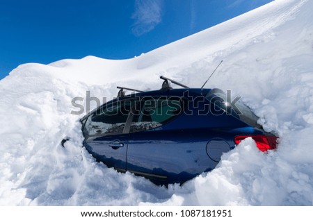 Snowy Car.
Vrsic Pass, Julian Alps, Slovenia.