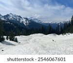 Snowy hike on Tomyhoi Yellow Aster Butte Trailhead in Northern Washington