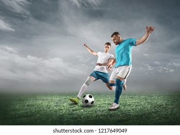 961 Football field under sky with clouds Images, Stock Photos & Vectors ...