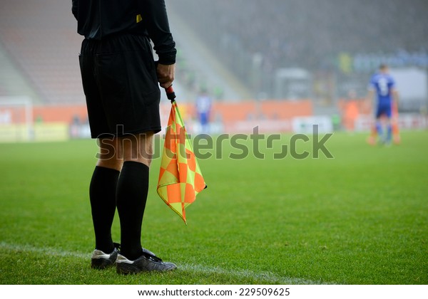 Soccer\
referee