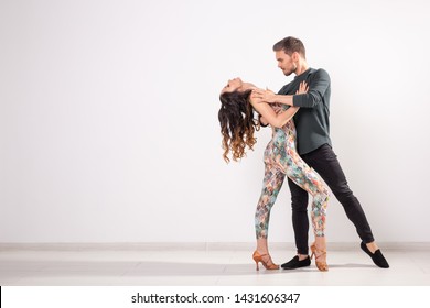 Bachata Imagenes Fotos De Stock Y Vectores Shutterstock