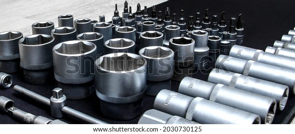 socket heads,
socket wrench, screwdriver
close-up