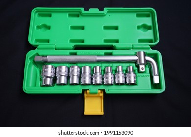 Socket Wrench Set Of 8 Pieces