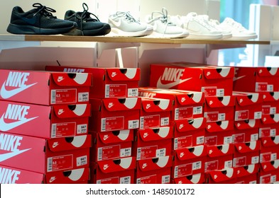nike factory outlet shoes
