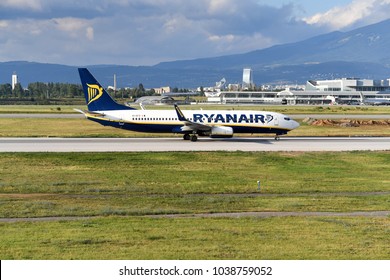 Ryanair Plane Stock Photos Images Photography Shutterstock