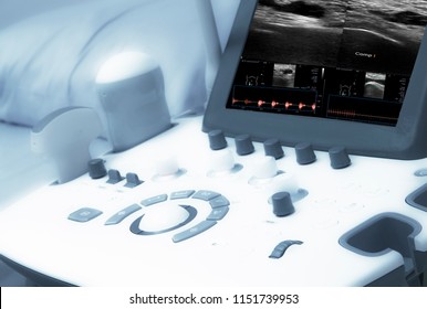 Soft and blurry ULTRASOUND COLOR DOPPLER : Acute DVT of right iliac vein,right superficical femoral vein and right popliteal vein.