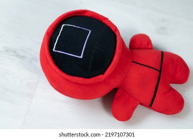 Soft toy from the movie squid game, toy with a square sign, children's toy from the non-children's movie.