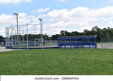 890 Softball field with sky Images, Stock Photos & Vectors | Shutterstock