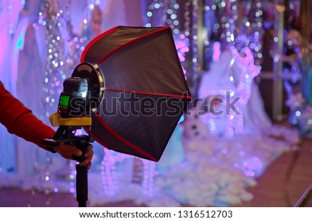 Soft-box Diffuser Flash . Professional 40cm Rigid Quick Folding Softbox for Speedlight Speedlite Flash . Blue backgrounds