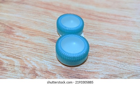 A Softlens Case To Keep Your Softlens Clean And Safety Before Nor After You Use It. 