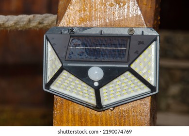 Solar LED Wall Lamp With Motion Sensor   3 Lighting Mode