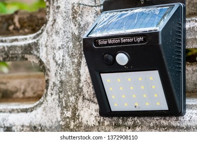 Solar Motion Sensor Wall Light, IP65 Standard.