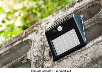 Solar Motion Sensor Wall Light, IP65 Standard.