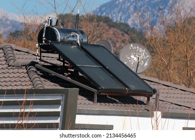 789 Rooftop with water storage tanks Images, Stock Photos & Vectors ...